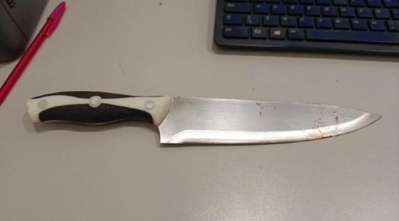 Indígena é presa após tentar matar amiga idosa com facada no pescoço