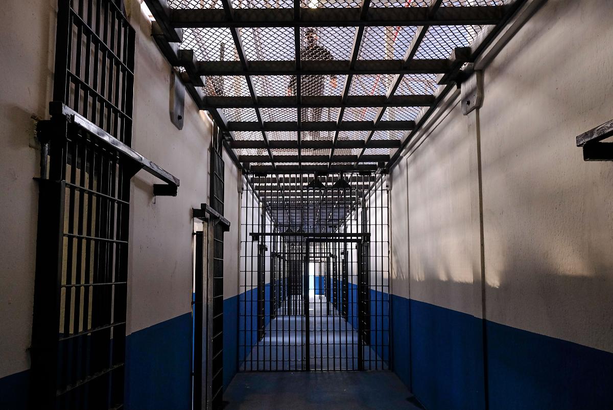 Sindicato cobra auxílio-fardamento para servidores de presídios, mas não comprova registro à Justiça