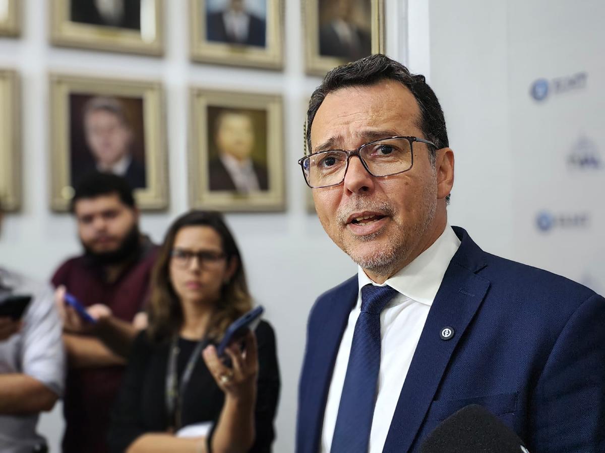Deputado questiona orçamento de Mato Grosso e propõe verba para servidores em Cuiabá