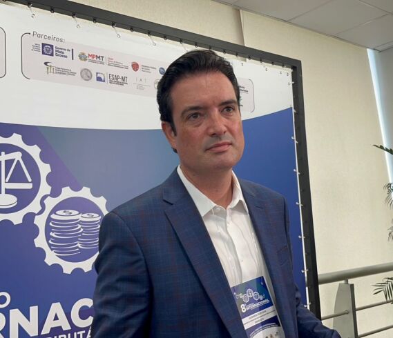 Juíza dá 2 horas para Inspetor Adriano publicar resposta de Bortolin sob multa de R$ 10 mil