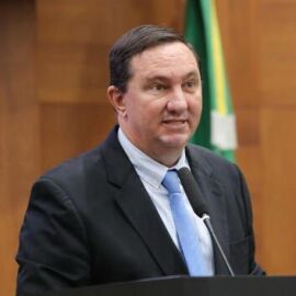 Barranco cobra dados sobre contratos de até R$ 550 milhões em apostilas