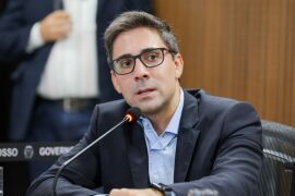 Secretário de Educação de MT é multado por falhas no plano de escolas