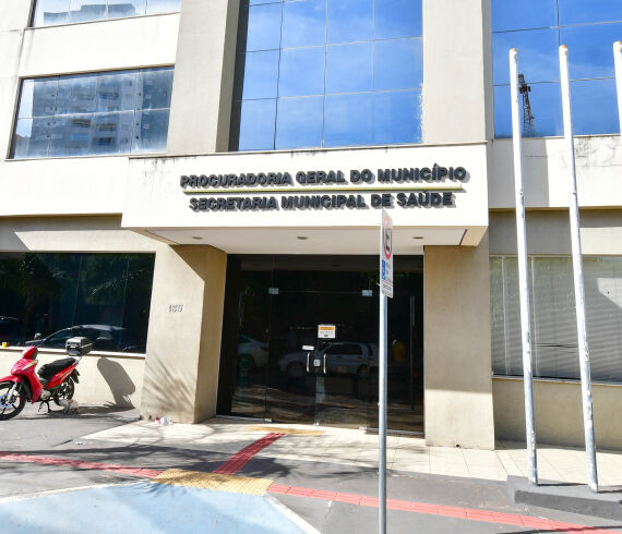 Juíza mantém salário de médicos temporários abaixo do piso em Cuiabá