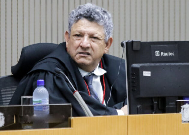 CNJ suspende ação após banco apontar depósito de R$ 250 mil a desembargador