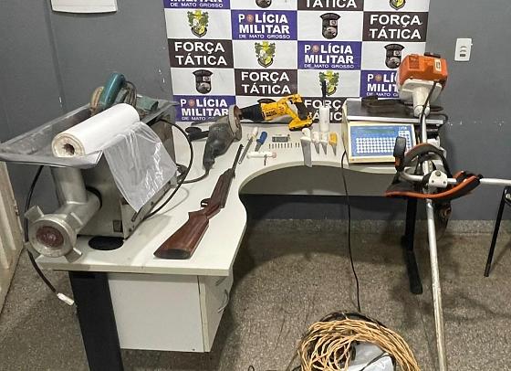 PM prende três suspeitos e impede furto de gado em fazenda de MT