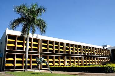 UFMT apura terceirizada por atraso de salários e benefícios de funcionários