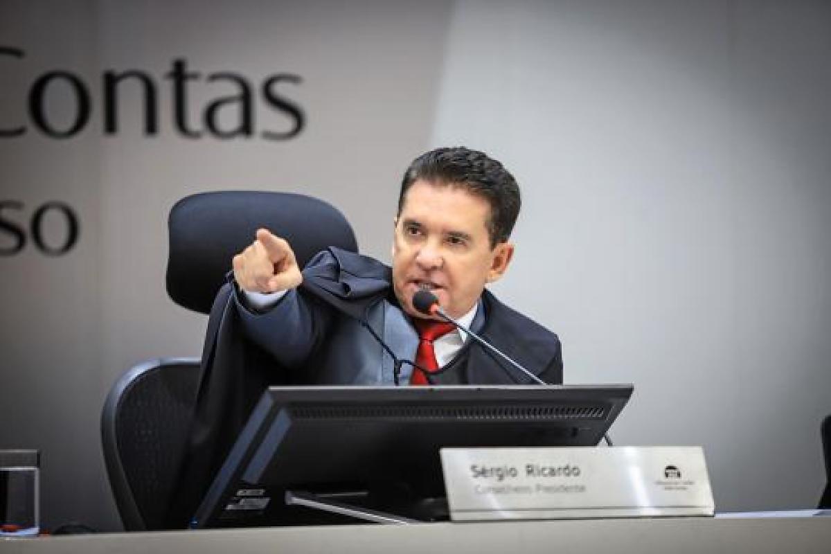 Presidente do TCE defende direitos de agentes de saúde em Cuiabá