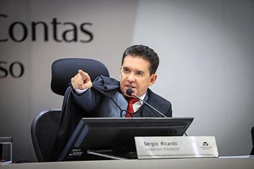 “Isso não existe”: TCE contesta Cuiabá sobre direitos de agentes de saúde