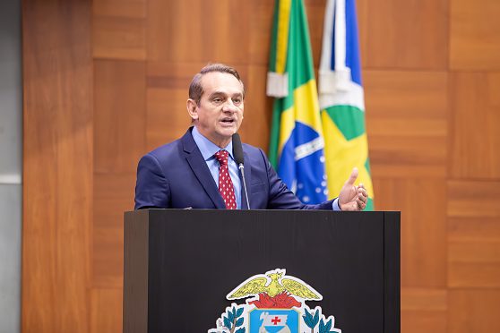 Deputado leva plano de governo de Abílio à tribuna e cobra moradia popular em Cuiabá