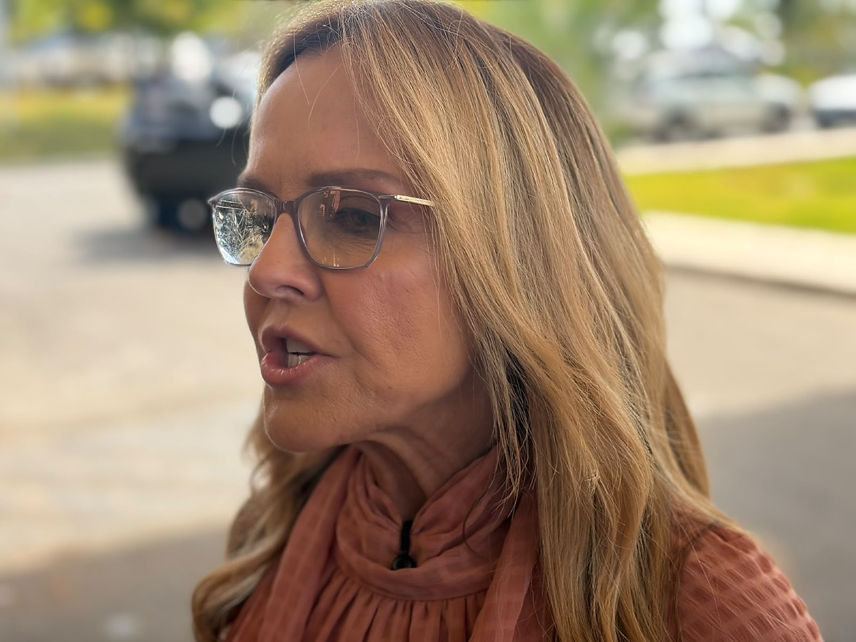 Natasha Slhessarenko reafirma cobranças contra Pivetta em debate em Cuiabá