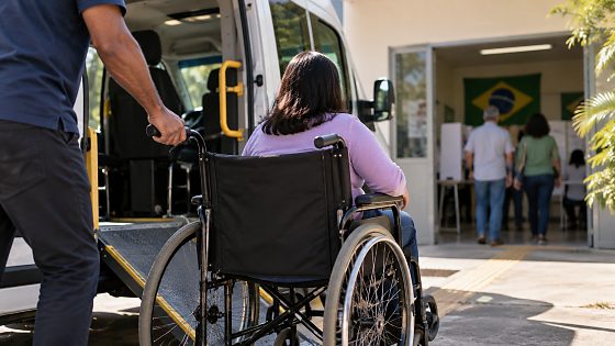 Eleitores com deficiência podem pedir transporte gratuito para votar até 14 de setembro