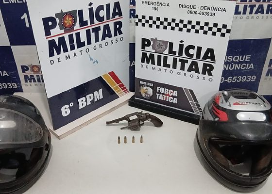 Dupla é presa após roubo e apreensão de arma em Cáceres