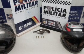 Dupla é presa após roubo e apreensão de arma em Cáceres