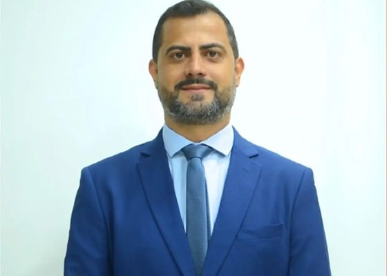 Vereador tem orelha cortada e família fica refém por três horas em roubo a casa