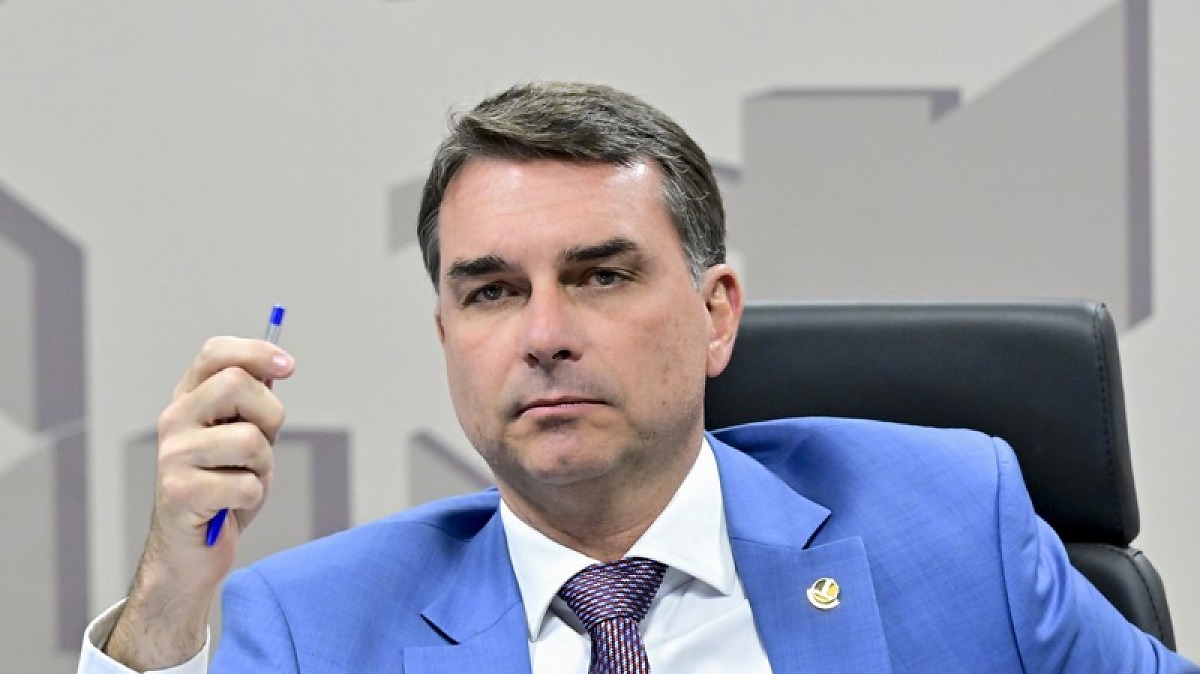 União e PP devem apoiar Flávio Bolsonaro em Mato Grosso e no Brasil