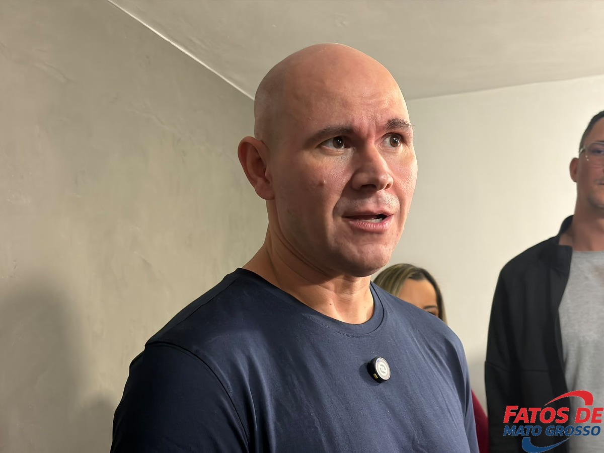 Prefeito de Cuiabá apoia fim da escala 6x1 em evento de Flávio Bolsonaro