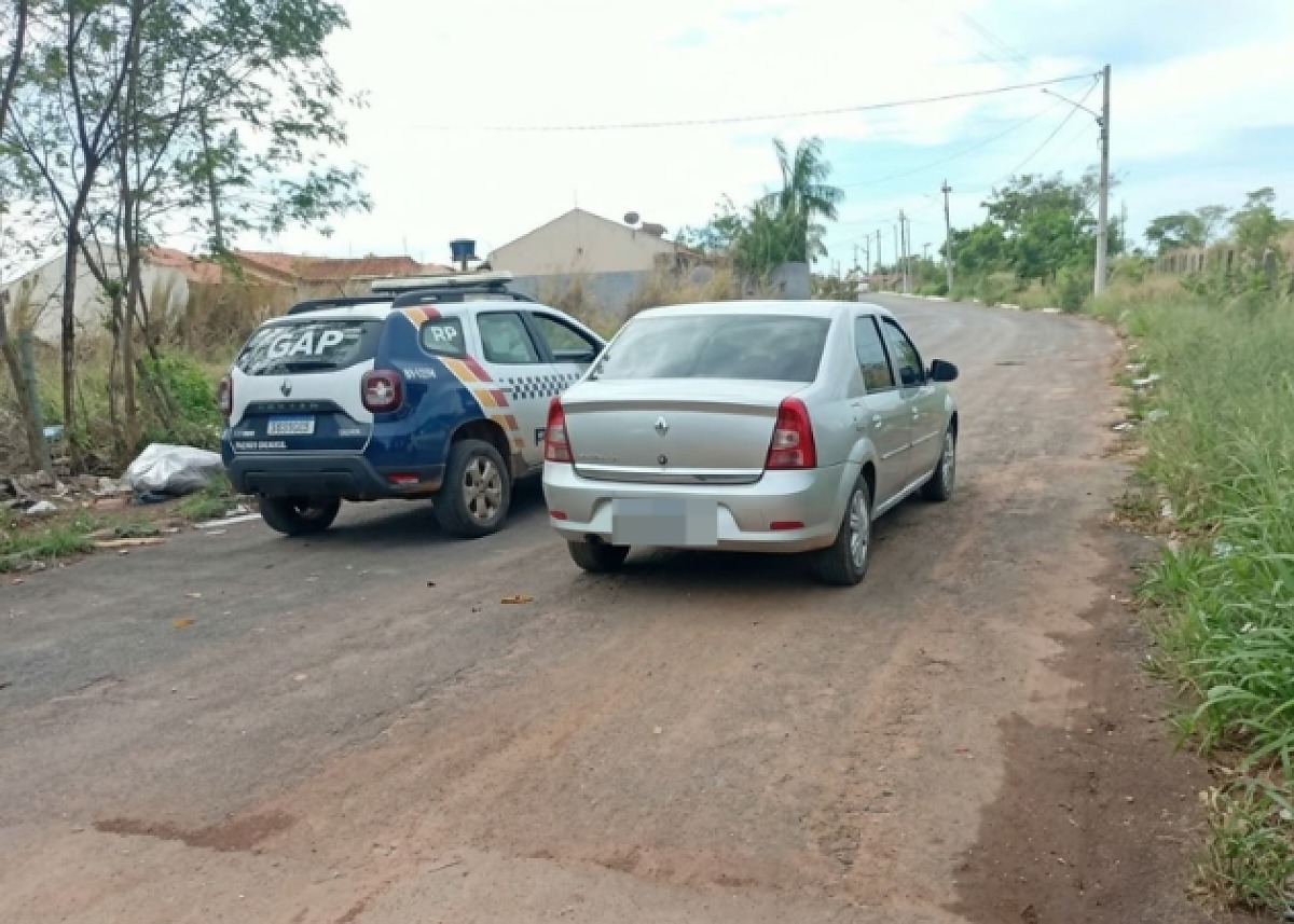 Polícia prende dois homens e apreende três jovens por roubo e extorsão em Cuiabá