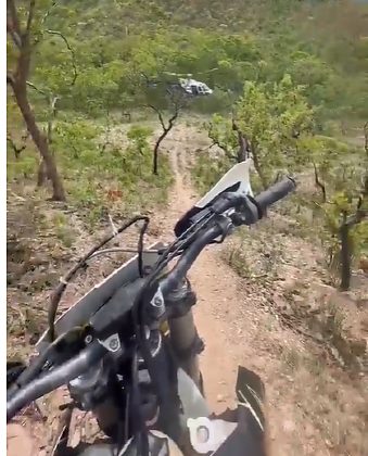 Helicóptero resgata motociclista ferido em trilha no Coxipó do Ouro