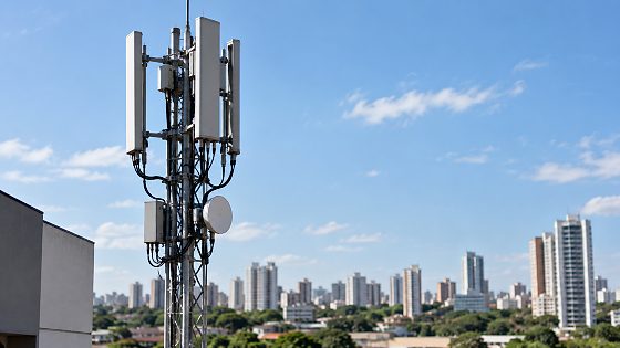 torre de telecomunicação