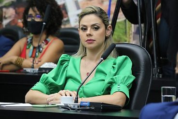 “Incomodei a esquerda”, reage Michelly após representação de Erika Hilton no TRE
