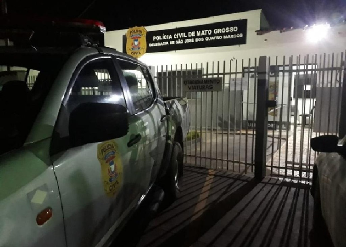 Homem é preso com arma raspada após ameaçar ex-companheira em São José dos Quatro Marcos