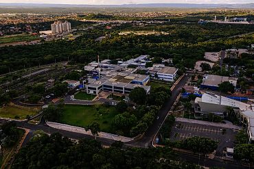 Reforma de R$ 1 bilhão pode extinguir secretarias e cortar cargos no Governo de MT
