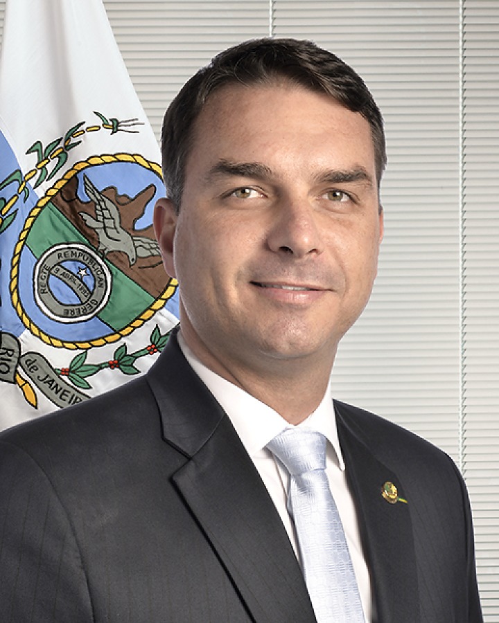 Mauro Mendes prevê vitória de Flávio Bolsonaro em Mato Grosso