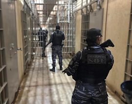 Polícia Penal faz pente-fino simultâneo nos 42 presídios de MT em busca de celulares e drogas