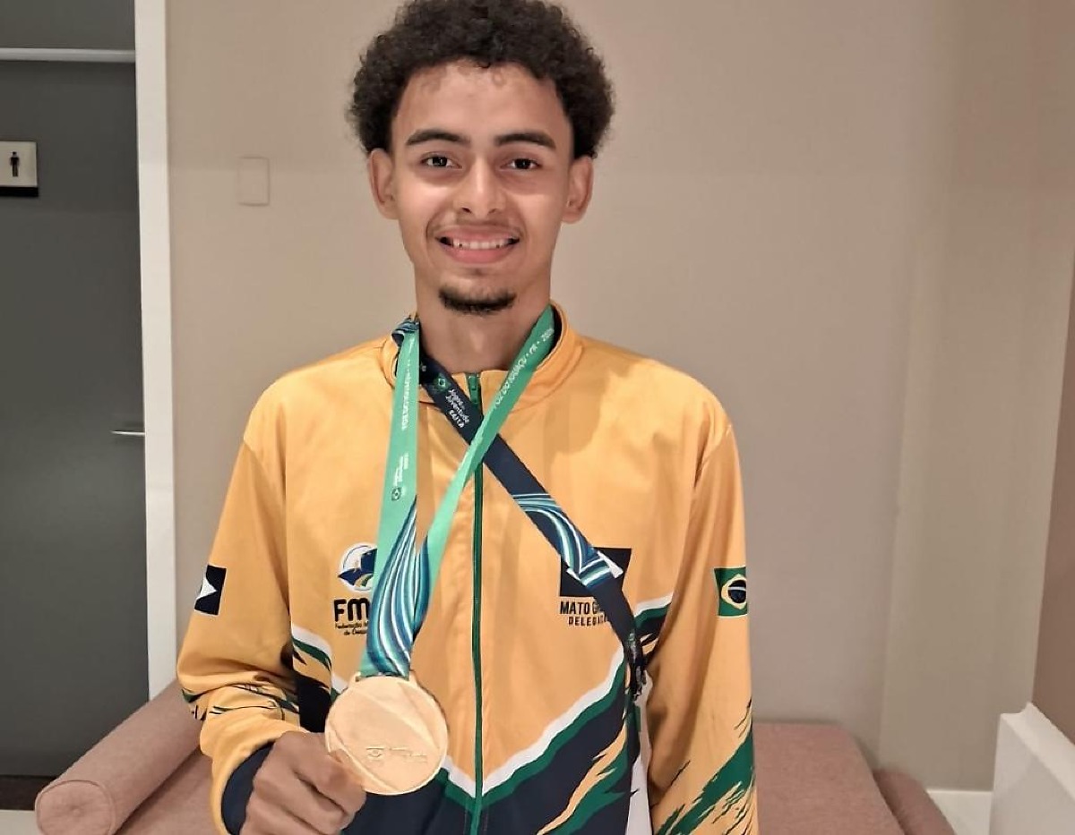 Estudante de Araputanga salta 2,06 metros e conquista primeiro ouro de MT nos Jogos da Juventude